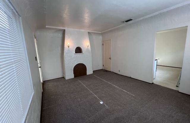 Beautiful Land Park Duplex Gallery 3