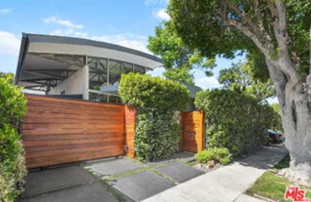 8735 Dorrington Avenue Gallery 2