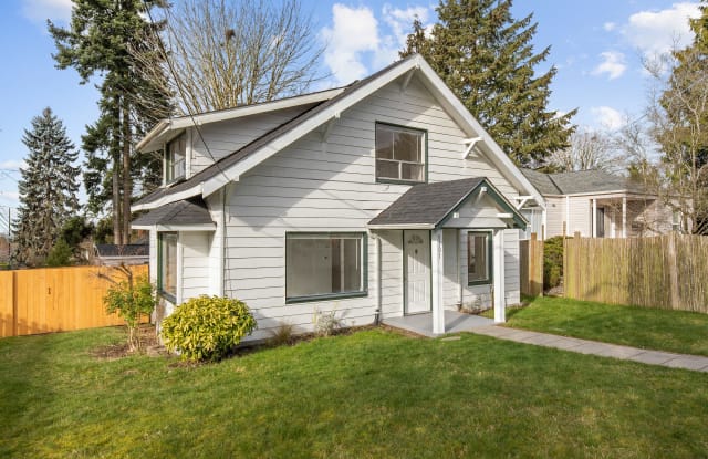 9101 8th Ave North - 9101 8th Avenue Northeast, Seattle, WA 98115