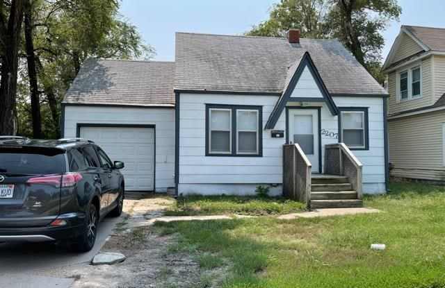 2207 W Mc Cormick St photos photos