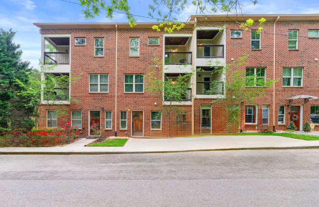 Corporate Luxury Rental  3 BR / 3.5 BA Townhouse in Edgewood (BeltLine Adjacent) Gallery 1