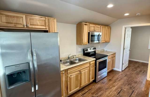 AMAZING 1-BEDROOM, 1-BATH UNIT WITH GARAGE photos photos