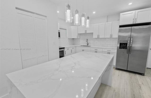 18401 NW 42nd Court, Miami Gardens, FL 33055 photos photos