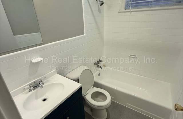 Colonial Arms Apartments | 805 West End Blvd Apt B-4 Gallery 3