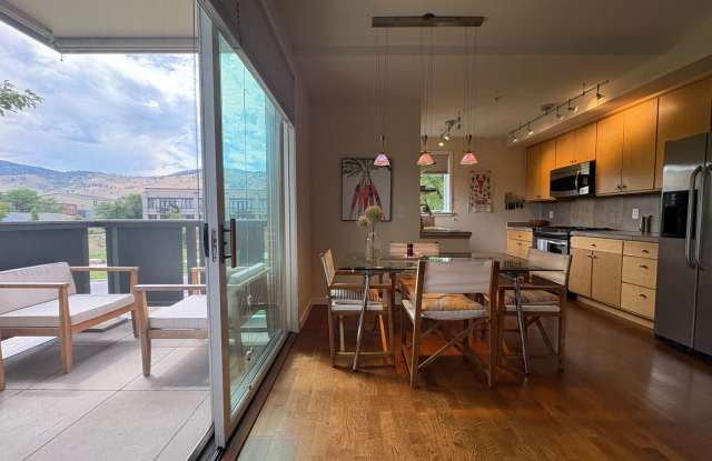 Fully Furnished Updated 2 Bed 2 Bath Condo. Available November 1 - April 30 2026 photos photos