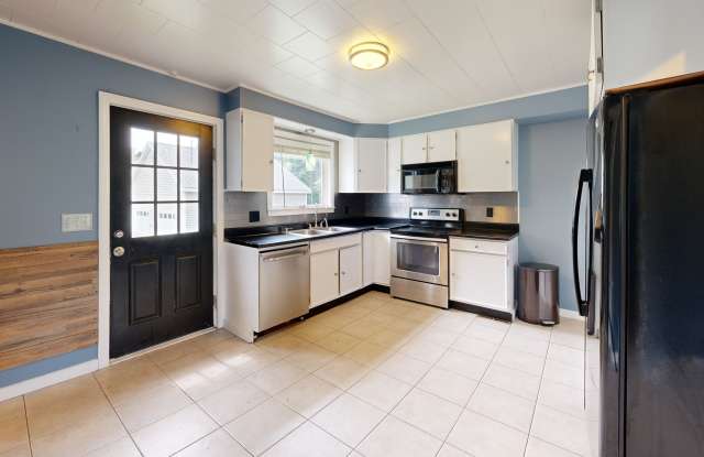 456 River Drive Gallery 2