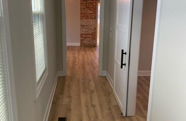 2 Bedroom, 1 Bath newly renovated shot gun in Germantown photos photos