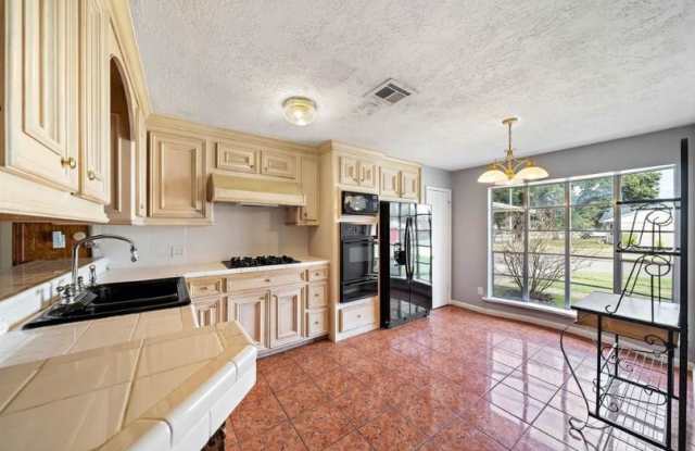 9315 Colleen Road - 9315 Colleen Road, Houston, TX 77080