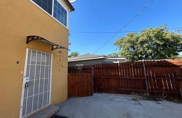 450 N Taylor St - 450 North Taylor Street, Hemet, CA 92543