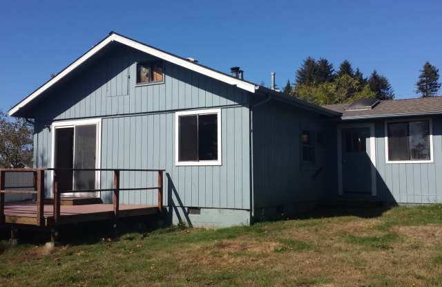 Mckinleyville House with South Facing Yard! photos photos