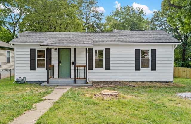 Updated 3 bed/1 bath home. With fully fence yard! photos photos