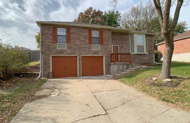 1704 NE Balboa St - 1704 Balboa Street, Lee's Summit, MO 64086