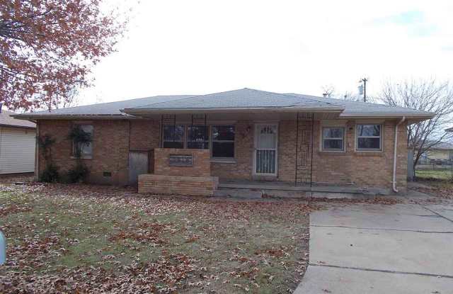 2618 Northwest Lindy Avenue - 2618 Northwest Lindy Avenue, Lawton, OK 73505
