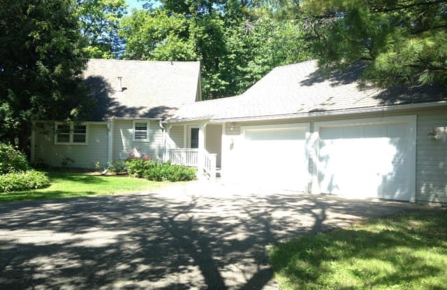 890 Pleasant View Road - 890 Pleasant View Road, Chanhassen, MN 55317