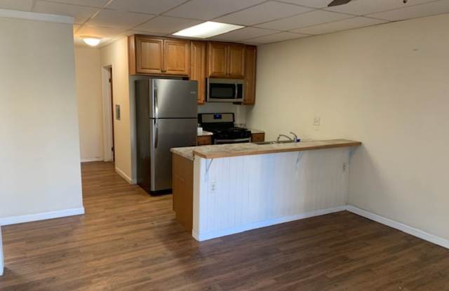Updated 2BD/1BA Apartment with In-Unit Laundry + 2 Parking Spots - 1/2 Off Second Month's Rent Gallery 2
