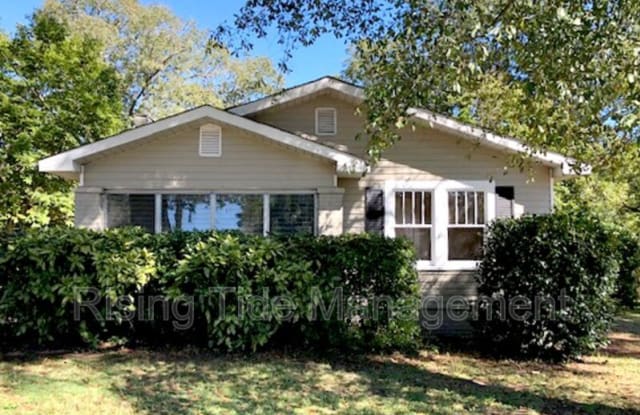 123 Vines Ave - 123 Vines Avenue, Hueytown, AL 35023