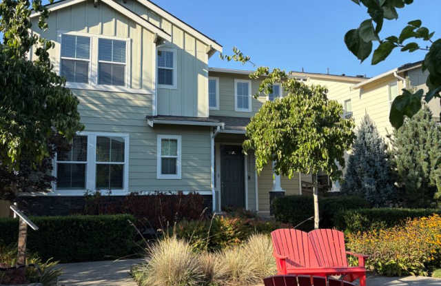 Beautiful Ten Trails Fenced Home with 2 Car Garage photos photos