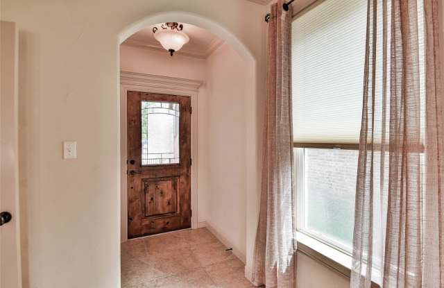 202 Captains Court Gallery 4