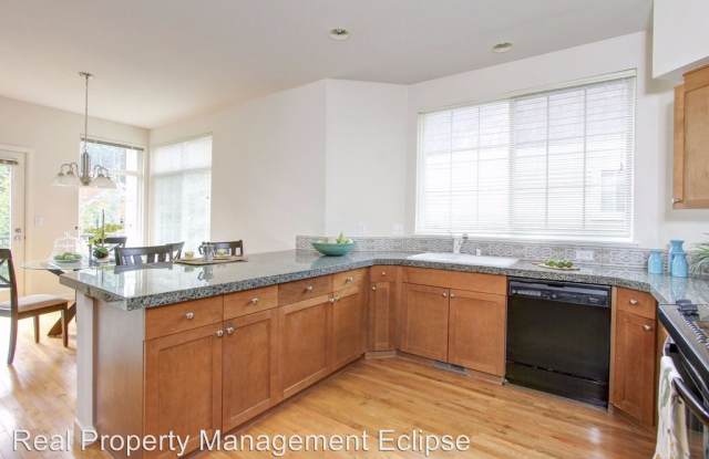 6779 161st Ave SE Unit B Gallery 3