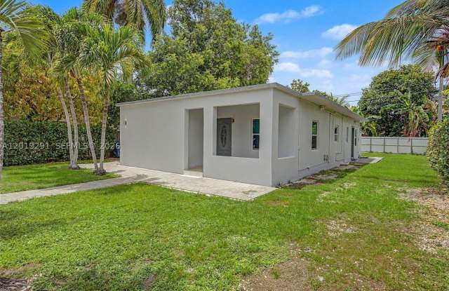 5917 SW 62nd Ter Gallery 2