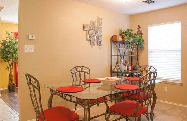 2433 Graystone Drive Gallery 3