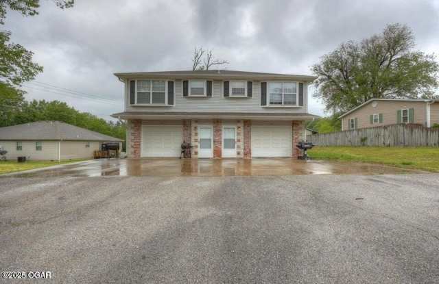 838 Patterson Avenue - 838 Patterson Avenue, Joplin, MO 64801