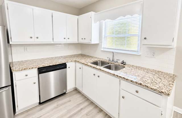 “MOVE-IN SPECIAL – FIRST MONTH IS FREE" Gallery 4