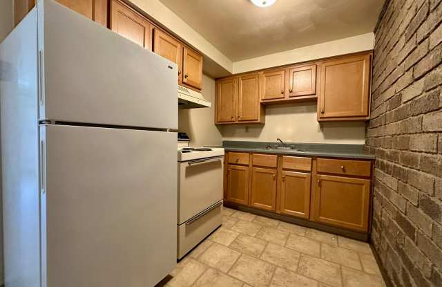 Spacious One Bedroom Apartment! Laundry On-Site, Built-In A/C  More! Call Today! photos photos