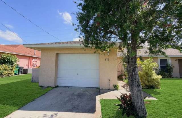 FIRST MONTH RENT FREE! 2/2 Duplex with Garage NE Cape! Gallery 3