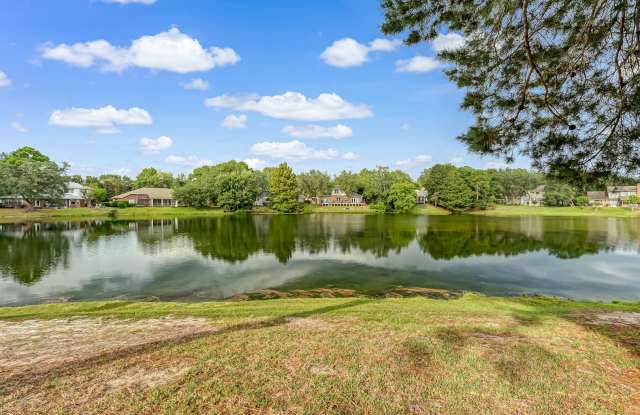 Charming 3-Bedroom Condo with Lake Views in Bluewater Bay! photos photos