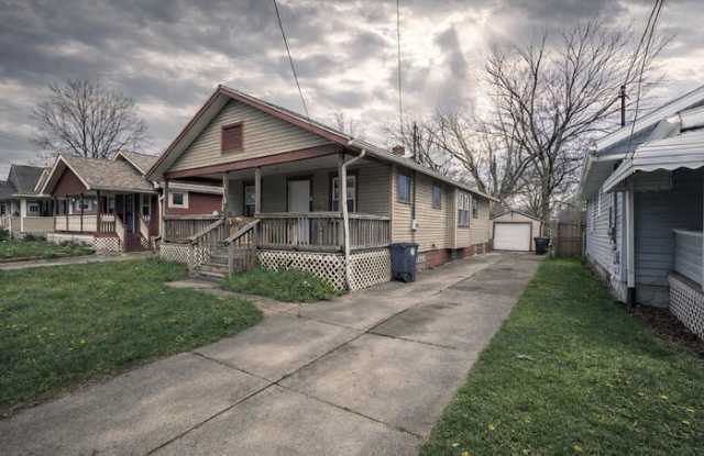 1313 Coventry Street photos photos