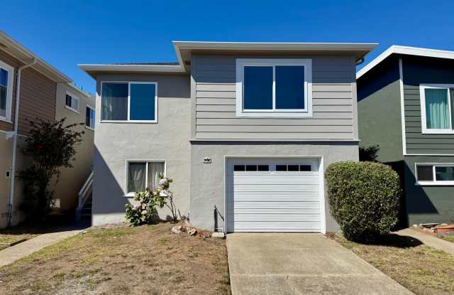Spacious Single-Family Home in Westlake - Views & Huge Garage! photos photos