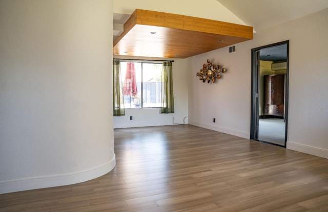 32811 Palmdale CT Gallery 3