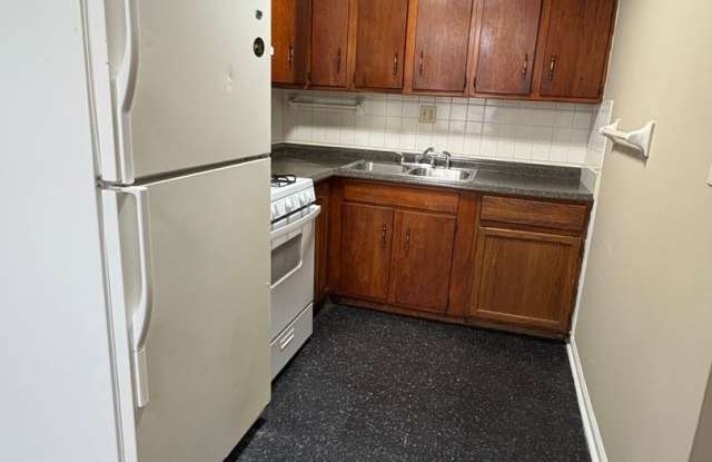 2 Bedroom Duplex on Strode Station Circle photos photos