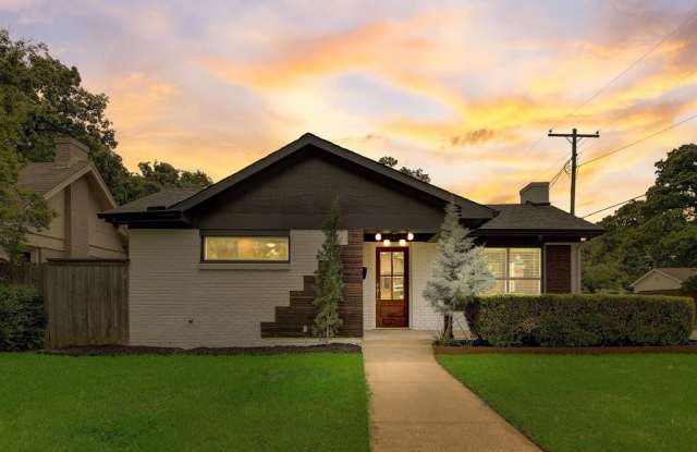 2500 Goldenrod Avenue - 2500 Goldenrod Avenue, Fort Worth, TX 76111