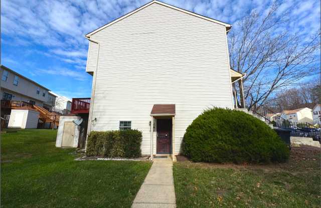 Charming 2 BR/2 BA Condo Home in Upper Marlboro! - 167 Azalea Court, Kettering, MD 20774