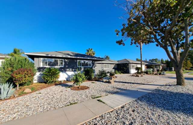 Beautiful 6-Bedroom Home with Pool  Outdoor Office – Near Fresno State! - 6106 North 10th Street, Fresno, CA 93710