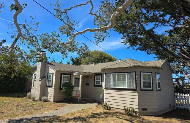 Charming 3-Bedroom Home in Monterey photos photos