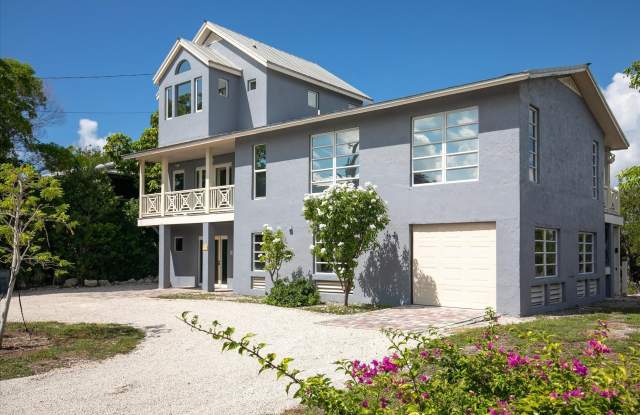 9 Blue Water Drive Gallery 2