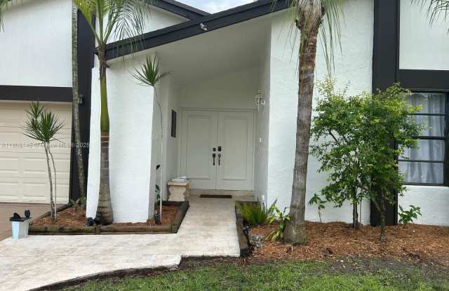 12800 SW 104th Ter photos photos