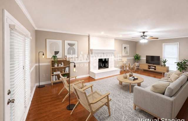 7477 Stonington Drive Gallery 3