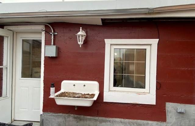 Large 1 bed 1 bath in downtown Hamilton photos photos