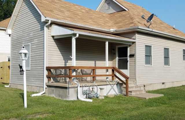 313 E. 8th St photos photos