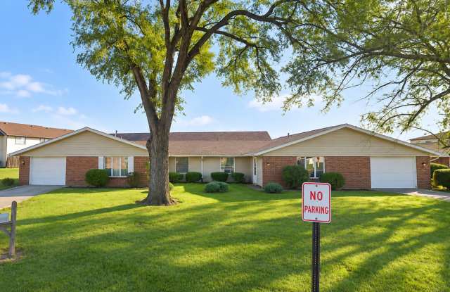 2-Bedroom, 1.5-Bath Duplex with Garage Gallery 1