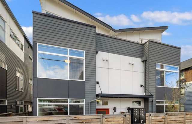 Welcome Home 3 bd 2.5 ba - Georgetown Townhome photos photos