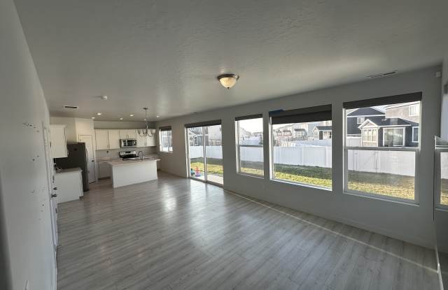 824 S Spring Canyon Way Gallery 3
