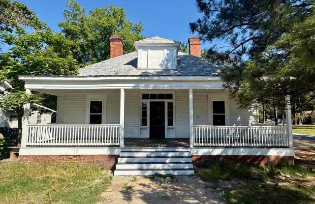 Charming Historic Cottage | 1 Bed · 1 Bath | Enfield, NC photos photos