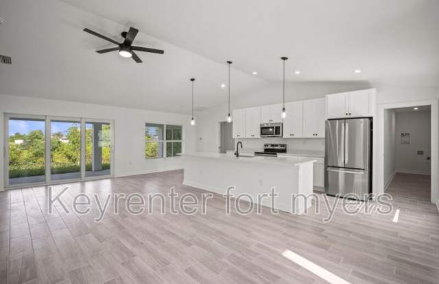116 NW 23rd Ave photos photos