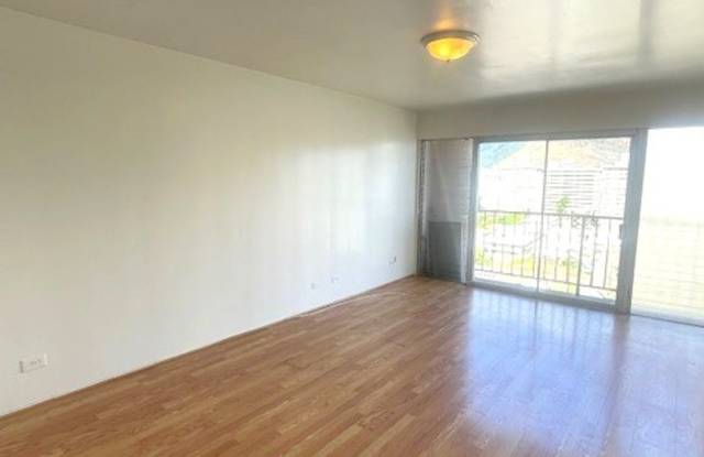 3 Bedroom / 1.5 Bath in Honolulu - 2440 Date Street, Honolulu, HI 96826