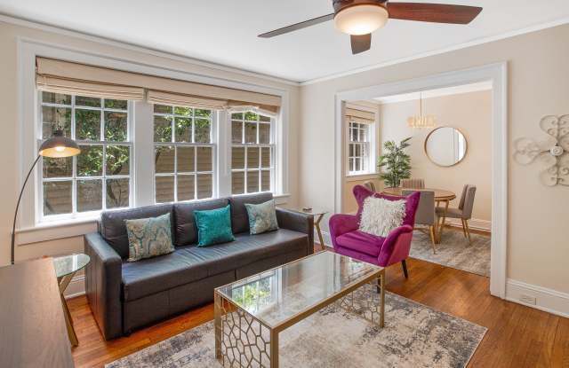 805 Whitaker St photos photos